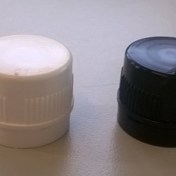 Screw cap PP, ø 18, various colors, with TE, with PE liner 1,5 mm